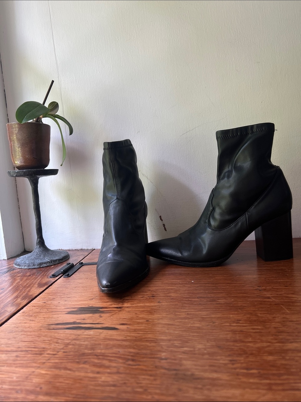 RAYE Black ankle booties